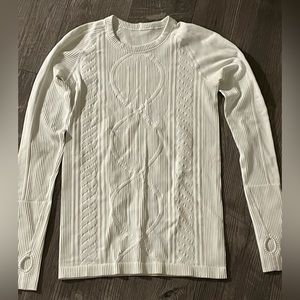 Lululemon size 6 long sleeve white cable knit style shirt